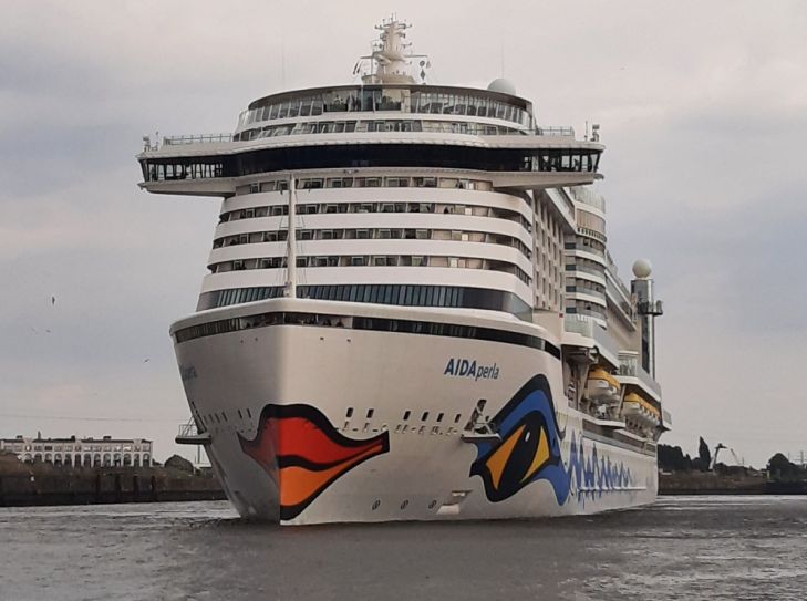Inforeise Schiffsbesichtigungen AIDAperla und AIDAluna in Hamburg