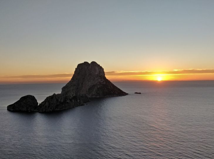 Ibiza-Abenteuer: Magische Momente am Café del Mar