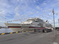 original MS Europa am Hafen