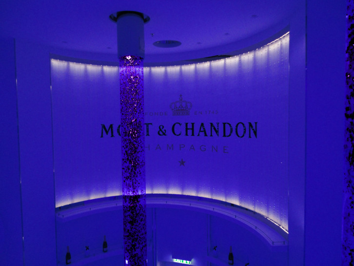 original Spray Bar by Moet Chandon III