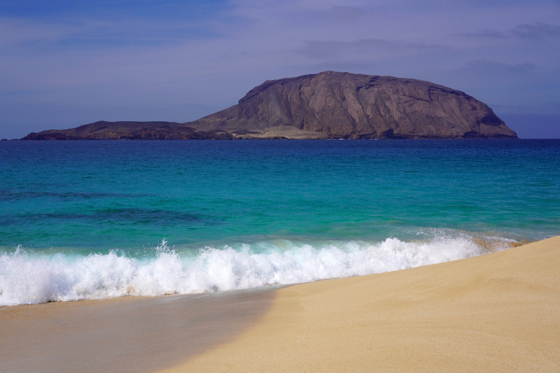 original pixabay lanzarote-strand