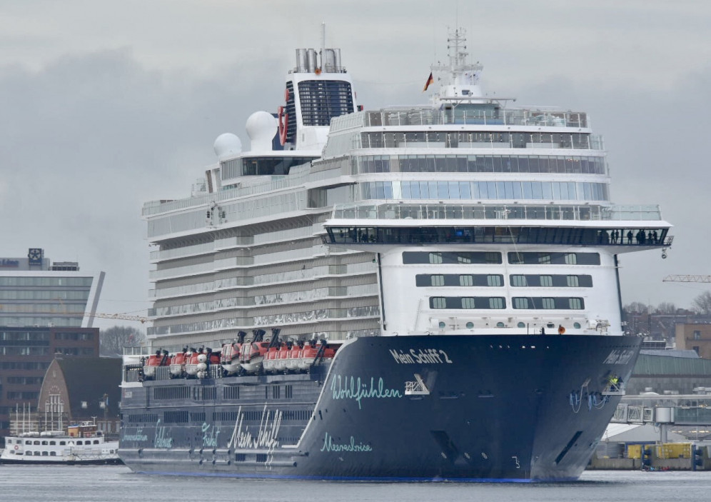 Mein-Schiff-2